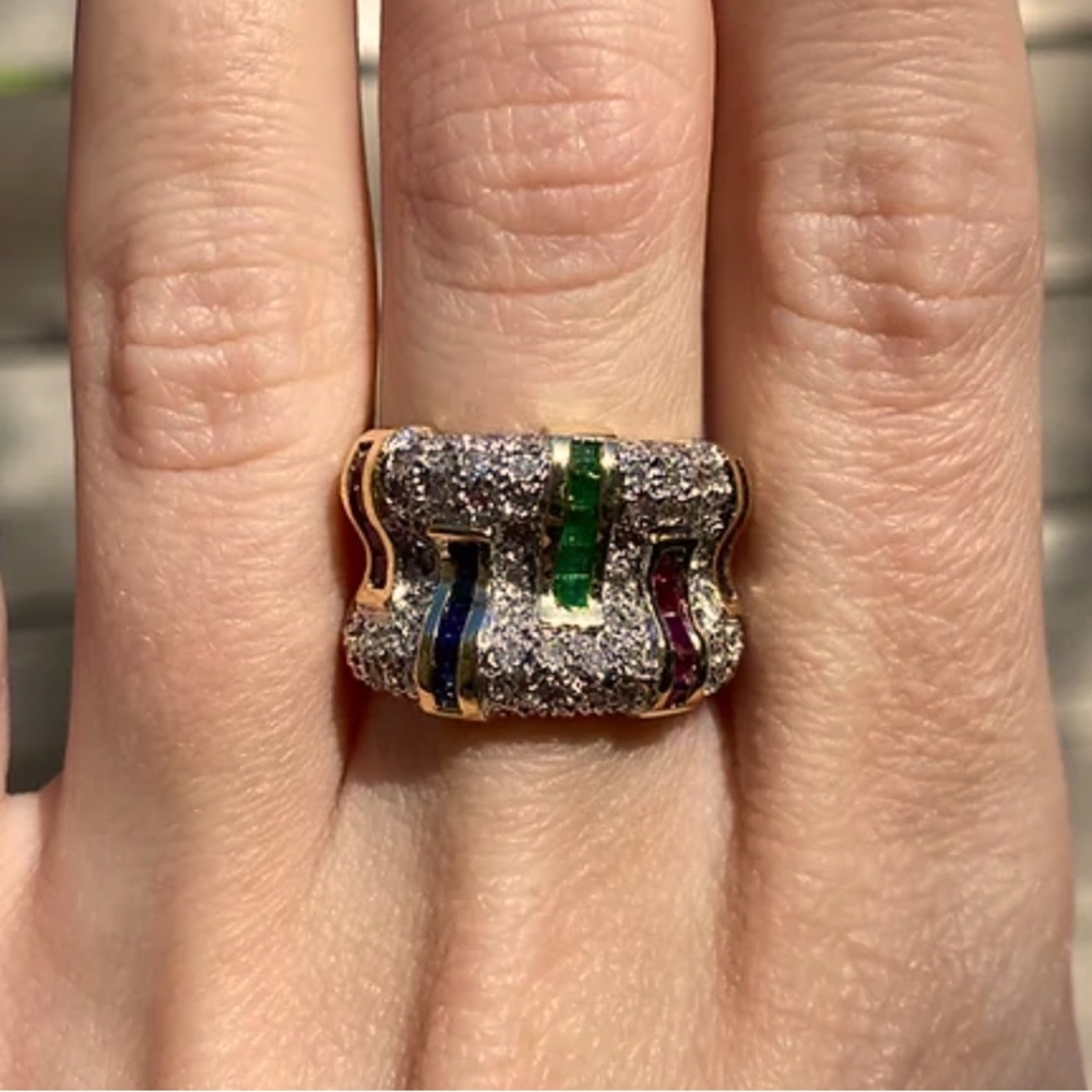 TRADE!! DO NOY PURCHASE. Solid 18k Solid 
Diamond, Emerald, and Sapphire Ring